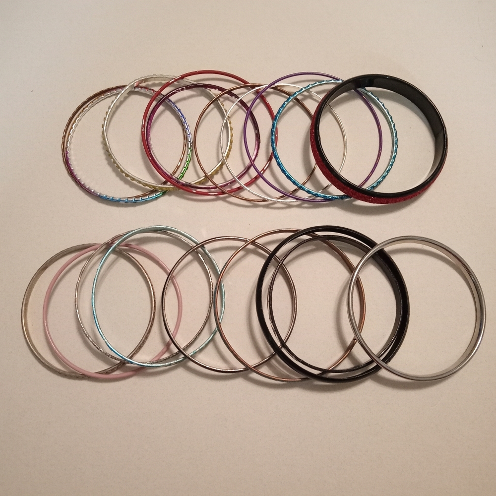 #464.  19 Piece Assorted Bangle Bundle